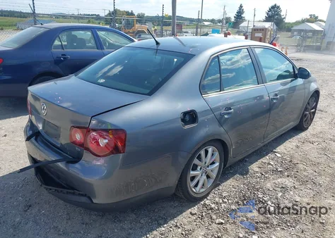 2010 Volkswagen Jetta Limited Edition из США, поврежденный, VIN 3VWAZ7AJ9AM161453